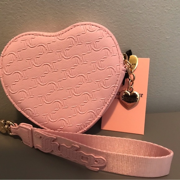 Juicy Couture Forever Heart Zip Around.Color is Light Pink. - Picture 2 of 4